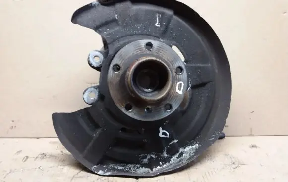 BMW 5 F10 F11 Rear wheel hub 6793770