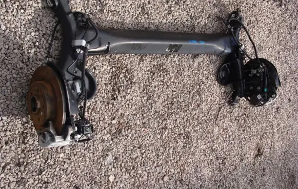 Renault Kadjar Rear axle beam with reductor 