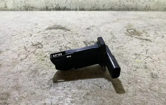 Volvo V50 Mass air flow meter 7M5112B579