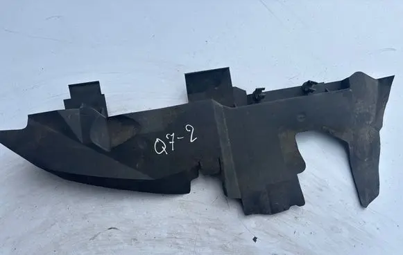Audi Q7 4L Intercooler air guide/duct channel 4L0121283A