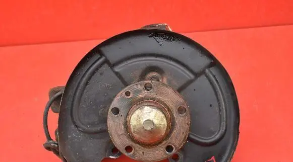 Alfa Romeo GTV Front wheel hub spindle knuckle ALFA ROMEO