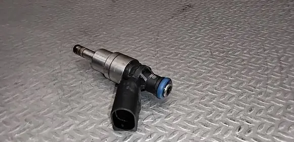Volkswagen PASSAT B6 Fuel injector 06F906036