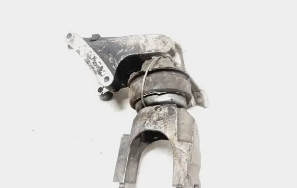 Volvo XC90 Engine mount bracket 30778953