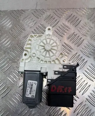 Volkswagen Jetta VI Rear door window regulator motor C12682100