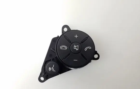Steering wheel buttons/switches