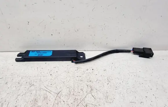 Hyundai ix35 Interior comfort aerial antenna 954202S320