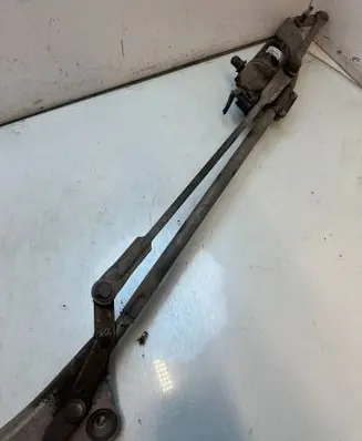 Mercedes-Benz A W169 Front wiper linkage and motor a1698200300