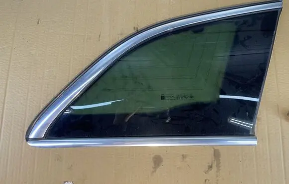 Opel Insignia A Rear side window 13237827