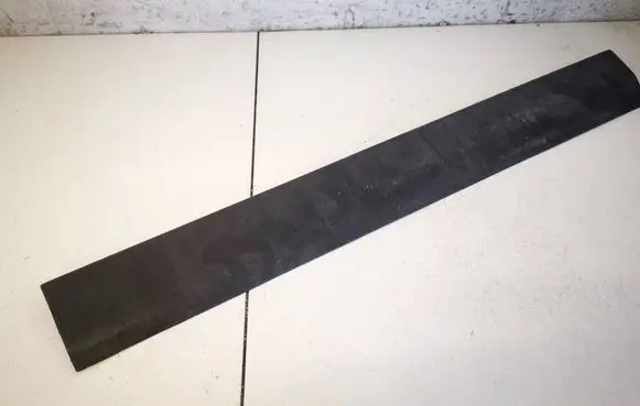 Volkswagen PASSAT B5 Rear door trim (molding) 3B0854950B