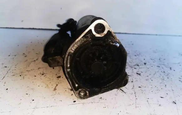 Volkswagen PASSAT B5.5 Starter motor 0001124020