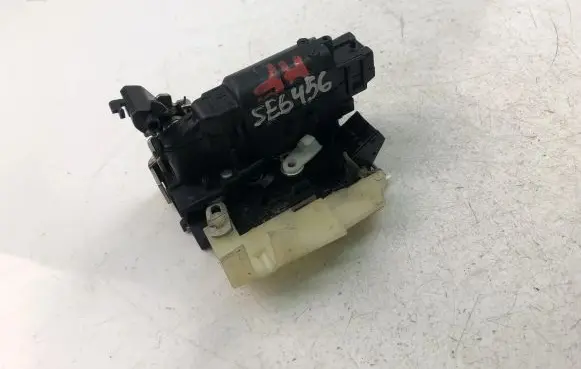Dacia Duster Coupe door lock (next to the handle) 123456