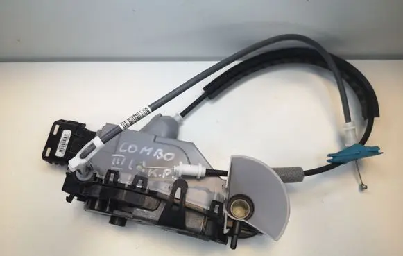 Opel Combo E Front door lock S3M16943582