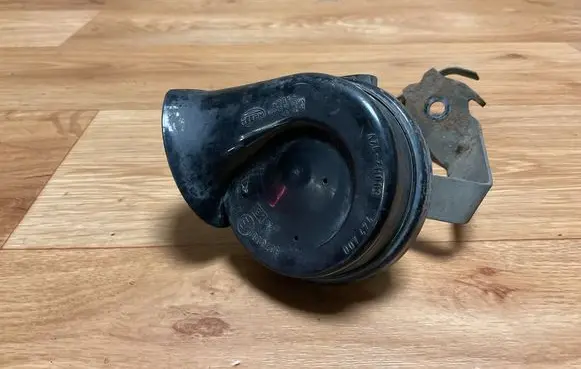Volkswagen PASSAT B6 Horn signal E10209 E1000209