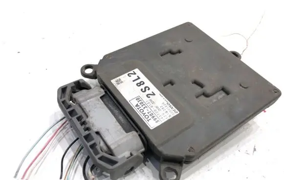 Toyota Camry VIII XV70 Voltage converter/converter module 8990733030