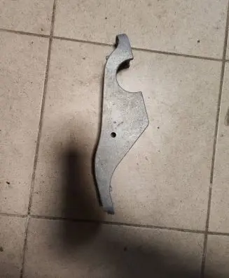 BMW 5 G30 G31 G38 Sway bar bush bracket, front 6861473 18574710