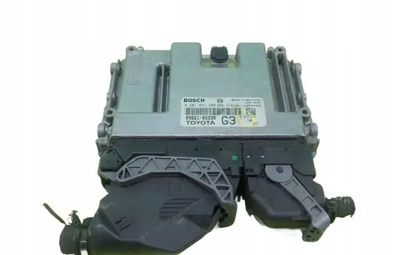 Toyota Avensis T270 Engine control unit/module 8966105G30 17AB72