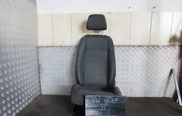 Volkswagen Golf VI Front driver seat 