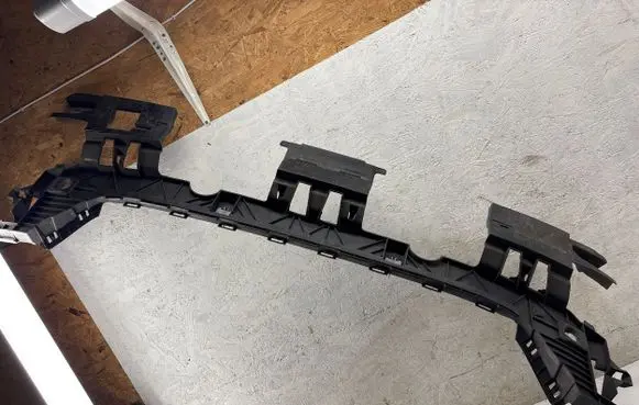 Audi A5 Rear bumper mounting bracket 8w6807385A