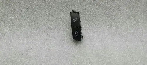 Mercedes-Benz CLA C117 X117 W117 Front door lock A2049058402