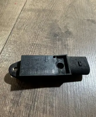 Mercedes-Benz E W211 Airbag deployment crash/impact sensor A0028202726 25571203A4 A20725505