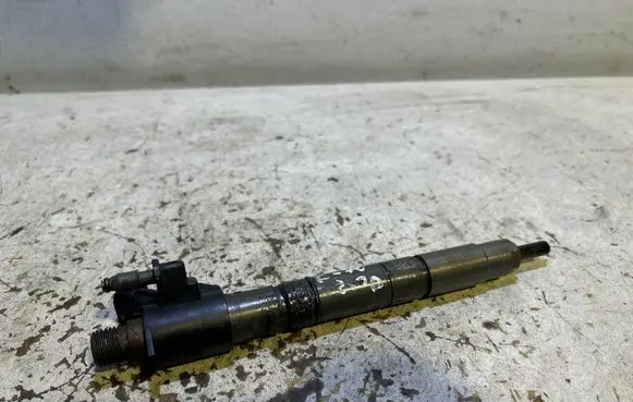 Volvo C70 Fuel injector 31303238 0445116016 8445141