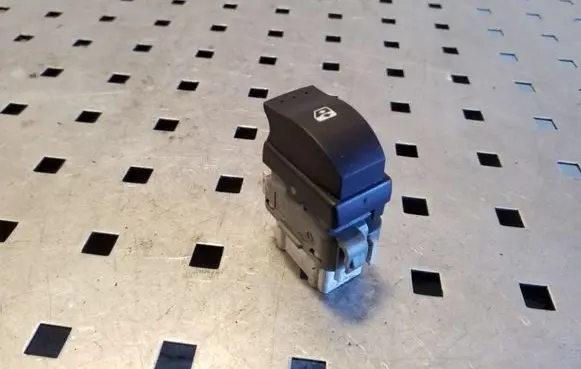 Renault Megane II Electric window control switch