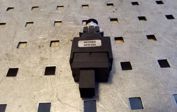 Volvo XC90 Brake pedal sensor switch 8622064