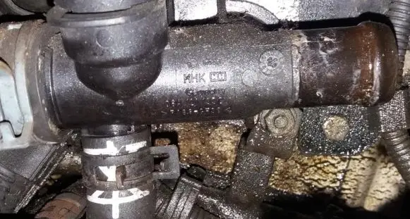 Audi A3 S3 8L Engine coolant pipe/hose 06A121133C
