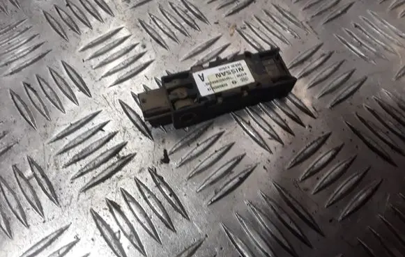 Nissan Primera Airbag deployment crash/impact sensor 0285003019