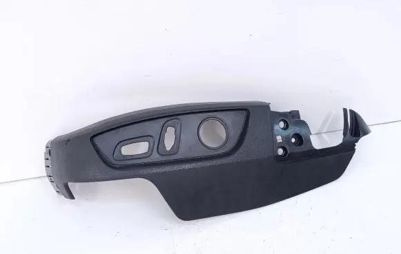 Audi Q7 4L Front door seat control surround trim 4L0881325C