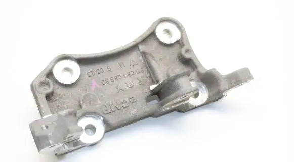 Opel Mokka B Engine mounting bracket 9826426680