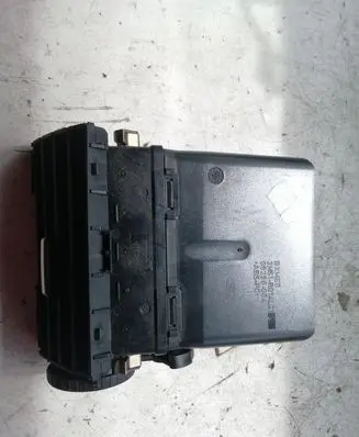 Ford C-MAX I Dash center air vent grill 3M51R014L21