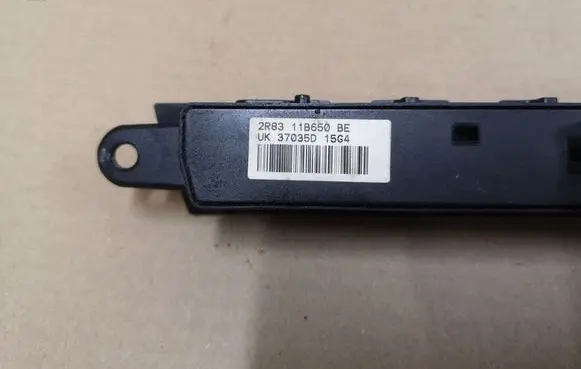 Jaguar S-Type A set of switches 2R8311B650BE UK37035D
