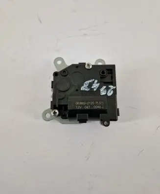 Toyota RAV 4 (XA40) Air flap motor/actuator 0638002120