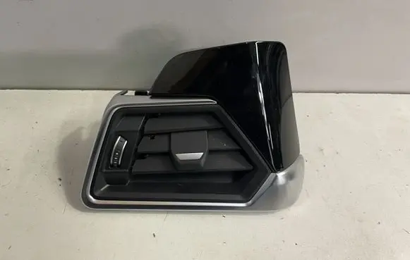 BMW 3 G20 G21 Dashboard air vent grill cover trim 685796