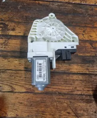 Audi A6 S6 C6 4F Front door window regulator motor 8K0959801