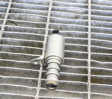 Ford Mustang V Turbo solenoid valve CJ5E6B297AA