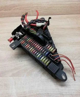 BMW 5 E60 E61 Fuse module 6906619
