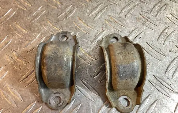 Porsche Macan (95B) Sway bar bush bracket, front 4D0411336G
