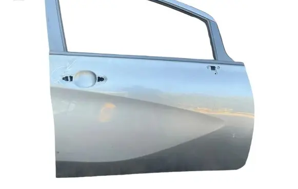 Nissan Note (E12) Front door