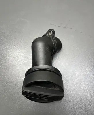 BMW 5 F10 F11 Oil fill pipe 7507224 62440410 8655331