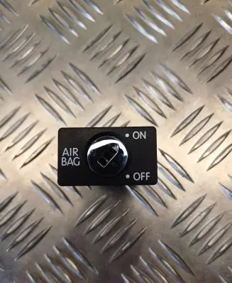 Passenger airbag on/off switch