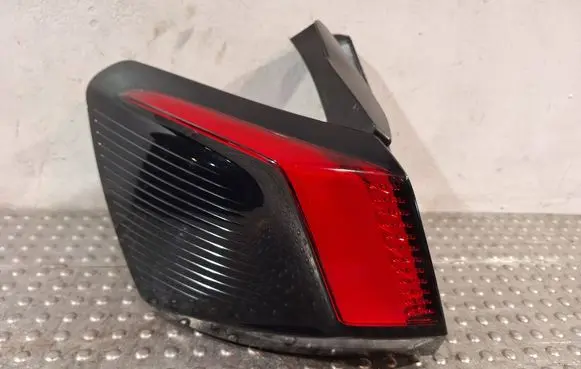 Peugeot 3008 II Rear/tail lights S25081044 9810477180