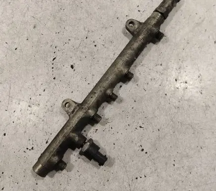 Renault Laguna II Fuel main line pipe 8200347176 0281002522