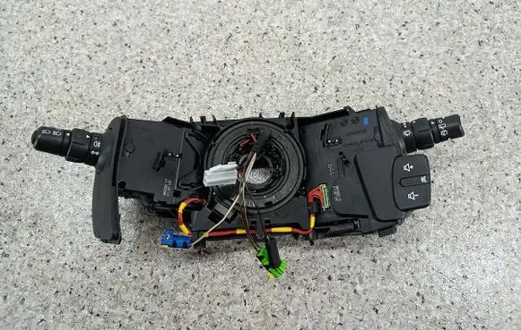 Renault Clio III Wiper turn signal indicator stalk/switch 8200245438DELPHI