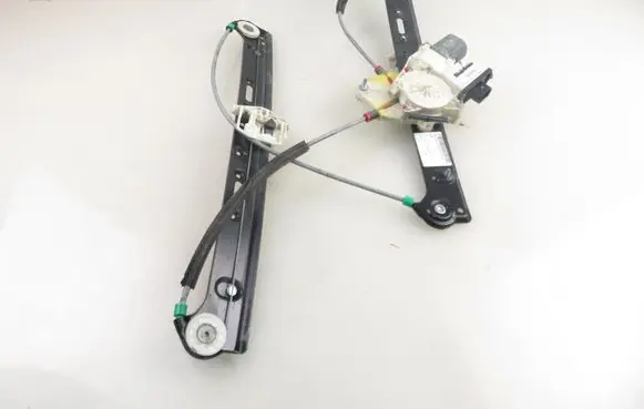 BMW X3 E83 Front door window regulator with motor 840311301
