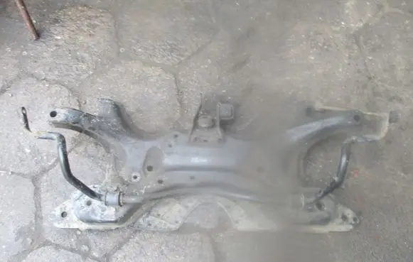 Toyota Prius (NHW20) Front subframe
