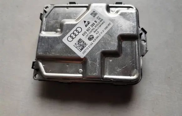 Volkswagen Arteon Headlight ballast module Xenon 8V0907399B