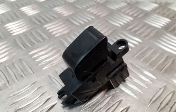 Nissan Primera Electric window control switch 25411AV600
