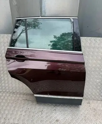 Volkswagen Tiguan Rear door